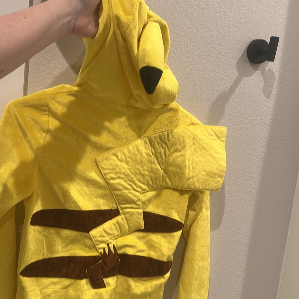 EUC Yellow Pokemon Pikachu Halloween Dress Up Costume Onesie Boys Med Size 8-10 - Picture 9 of 10